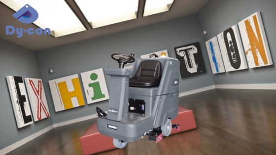 D8 Pro Ride-On Floor Scrubber Dryer Lebar Pembersihan 660mm Tangki 130L